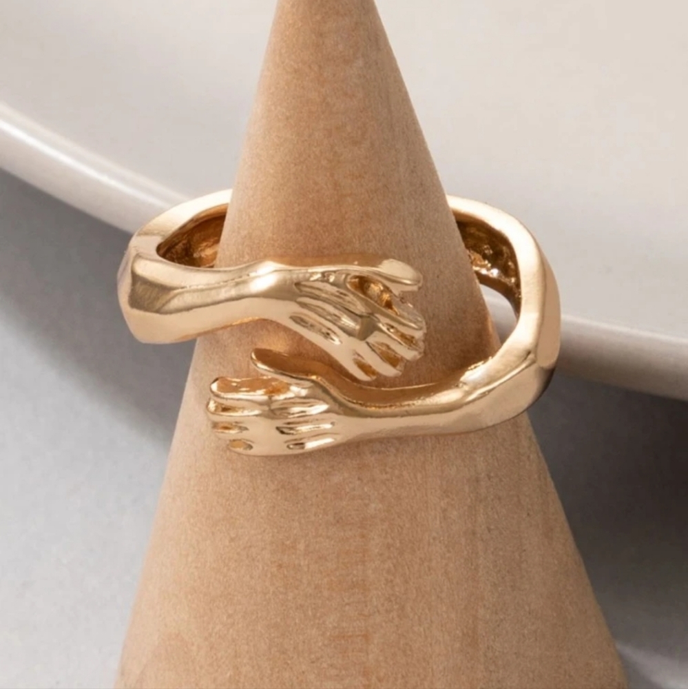 GOLD HANDS HUG‎ RING CUTE GIFT LOVE JEWELRY Boho Feminine Minimalist Dainty